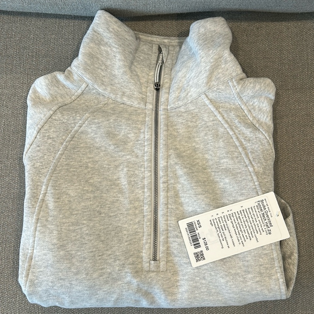 BNWT Scuba Oversized Funnel Neck Half Zip XS/S. Pet and smoke free home.
